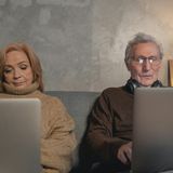 ΟΙ ΠΕΡΙΣΣΟΤΕΡΟΙ ΕΝΗΛΙΚΕΣ ΣΥΝΔΕΟΝΤΑΙ ΣΤΟ ΔΙΑΔΙΚΤΥΟ ΤΟΥΛΑΧΙΣΤΟΝ ΑΡΚΕΤΕΣ ΦΟΡΕΣ ΤΗΝ ΗΜΕΡΑ